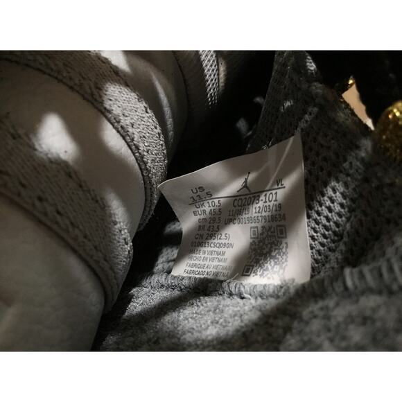 Athletic_Shoes